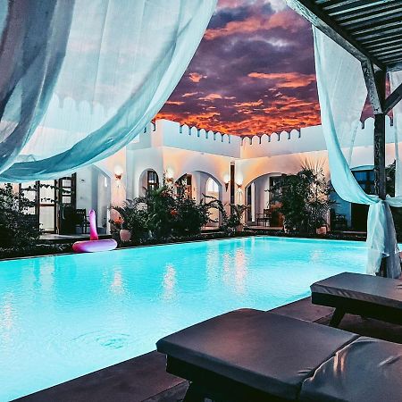 The Golden Blue Luxury Hotel Bwejuu Extérieur photo