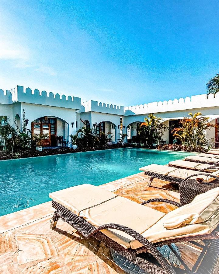 The Golden Blue Luxury Hotel Bwejuu Extérieur photo