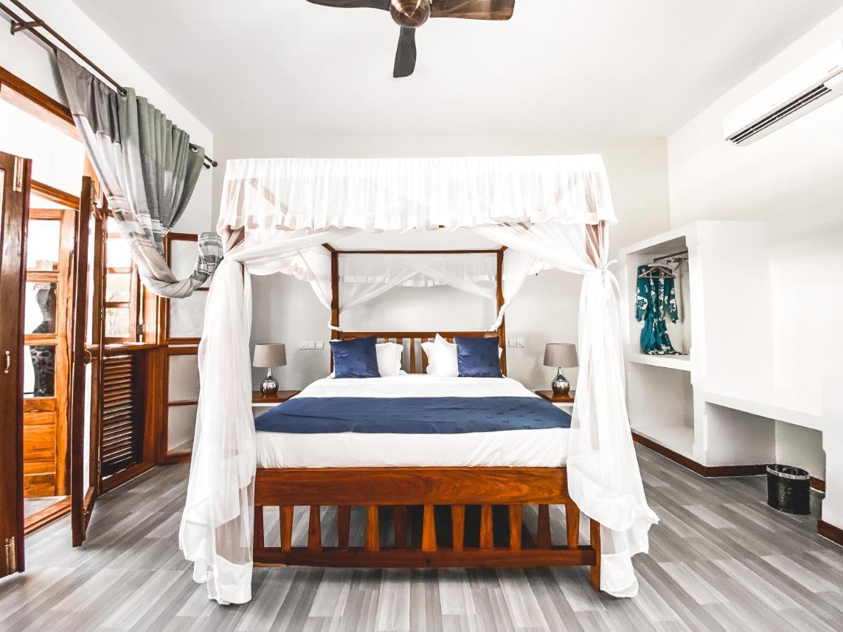 The Golden Blue Luxury Hotel Bwejuu Extérieur photo