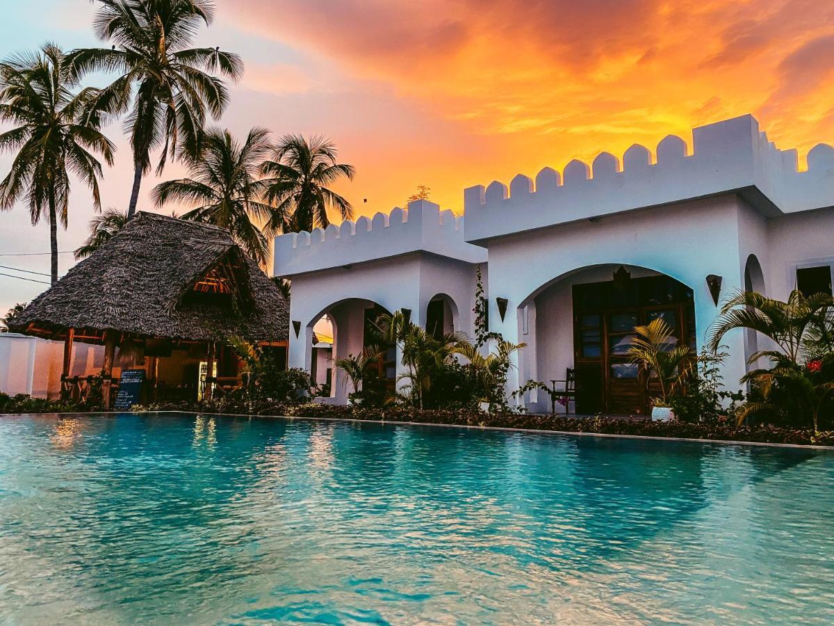 The Golden Blue Luxury Hotel Bwejuu Extérieur photo