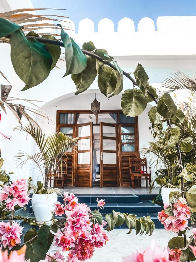 The Golden Blue Luxury Hotel Bwejuu Extérieur photo