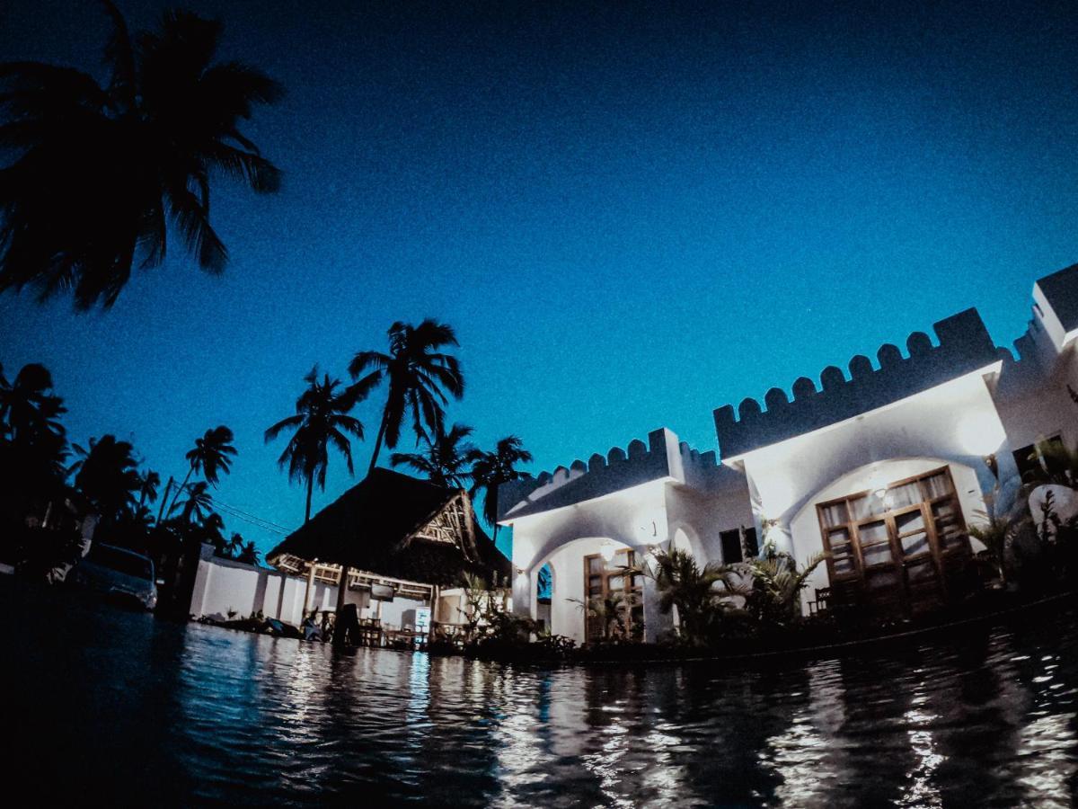 The Golden Blue Luxury Hotel Bwejuu Extérieur photo