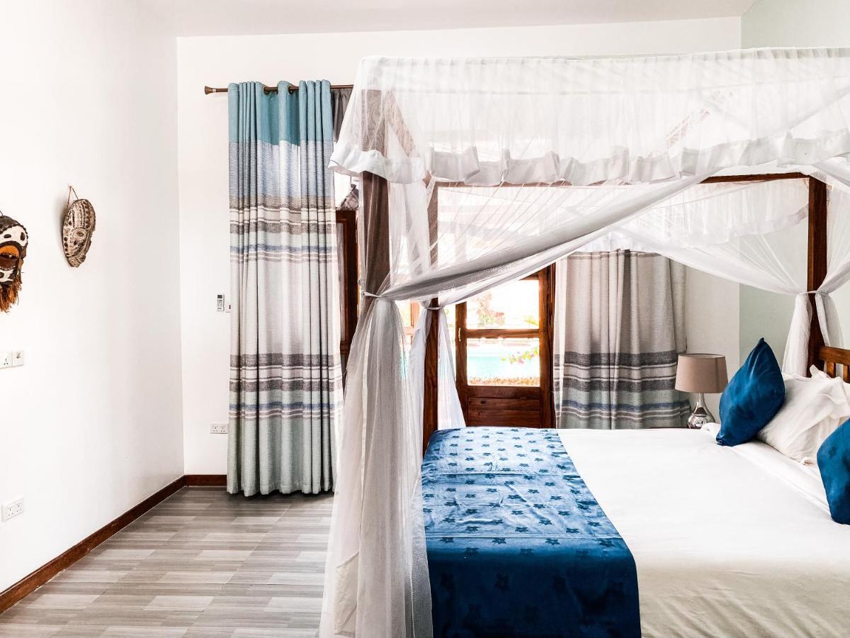 The Golden Blue Luxury Hotel Bwejuu Extérieur photo