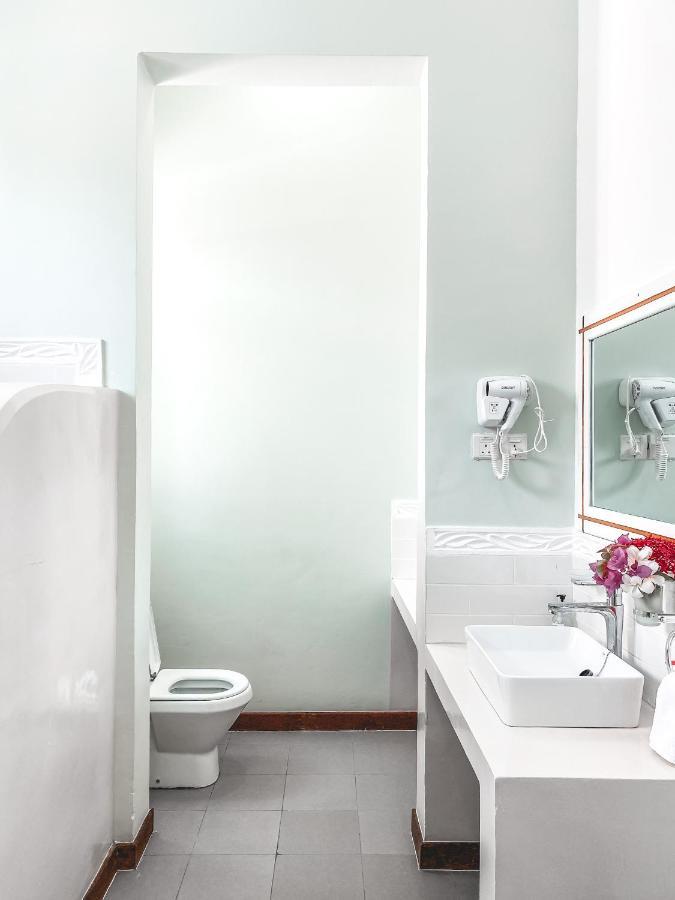 The Golden Blue Luxury Hotel Bwejuu Extérieur photo