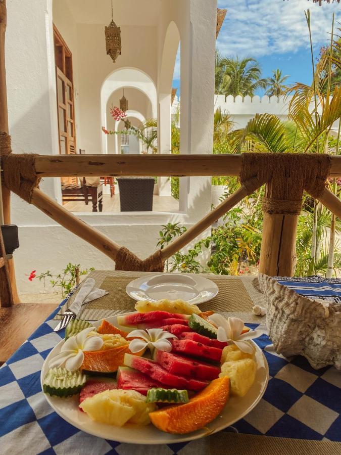 The Golden Blue Luxury Hotel Bwejuu Extérieur photo