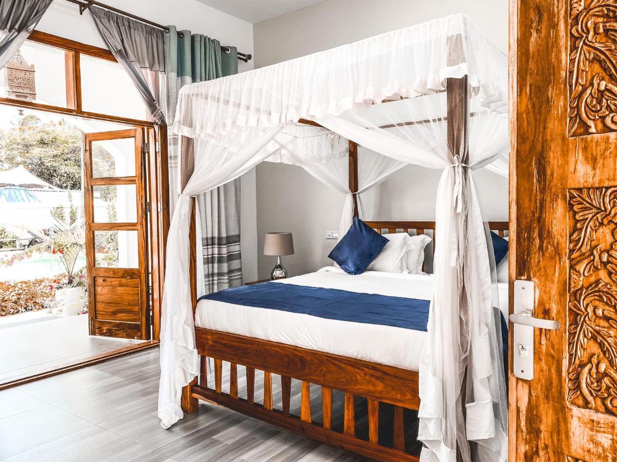 The Golden Blue Luxury Hotel Bwejuu Extérieur photo