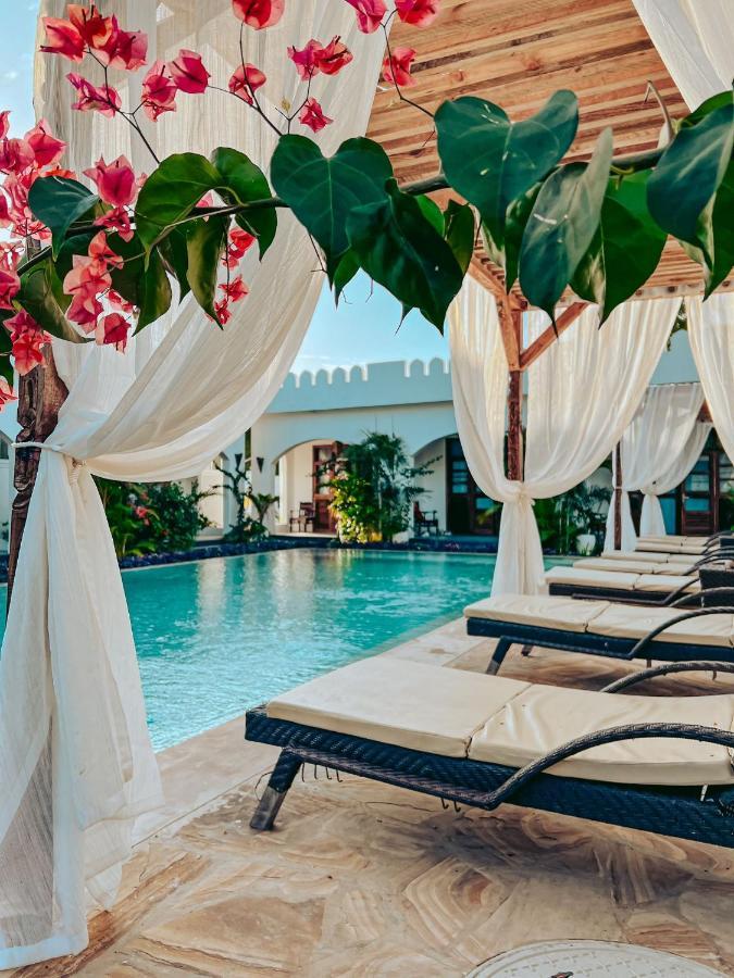 The Golden Blue Luxury Hotel Bwejuu Extérieur photo