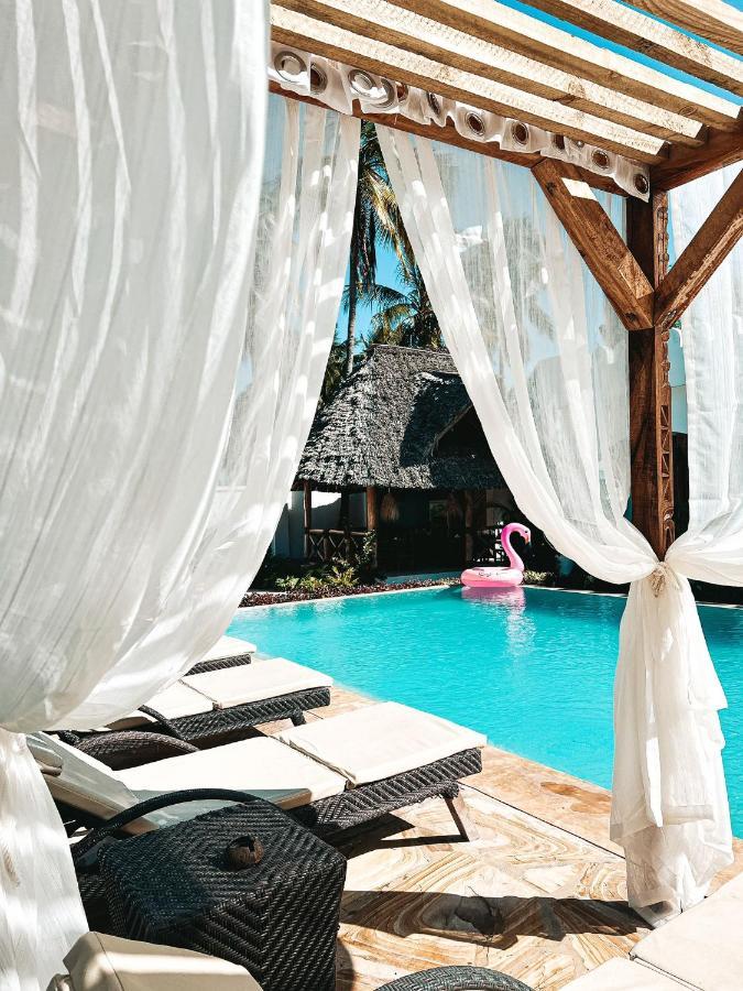 The Golden Blue Luxury Hotel Bwejuu Extérieur photo